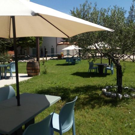 פוליניו Agriturismo San Martino מראה חיצוני תמונה