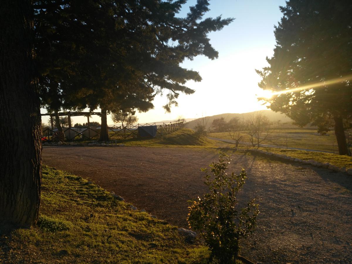 פוליניו Agriturismo San Martino מראה חיצוני תמונה