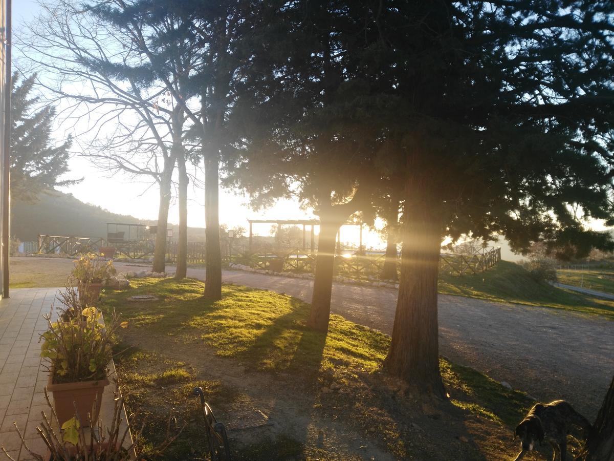 פוליניו Agriturismo San Martino מראה חיצוני תמונה