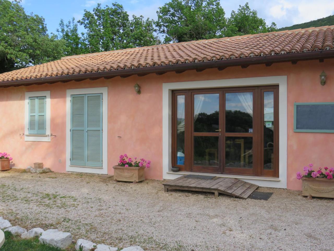פוליניו Agriturismo San Martino מראה חיצוני תמונה